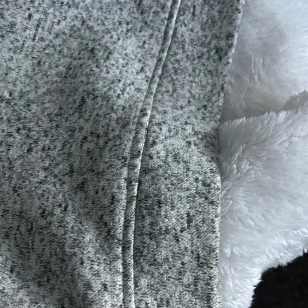 Eddie Bauer Men's Gray Heathered Pullover - Picture 6 of 7